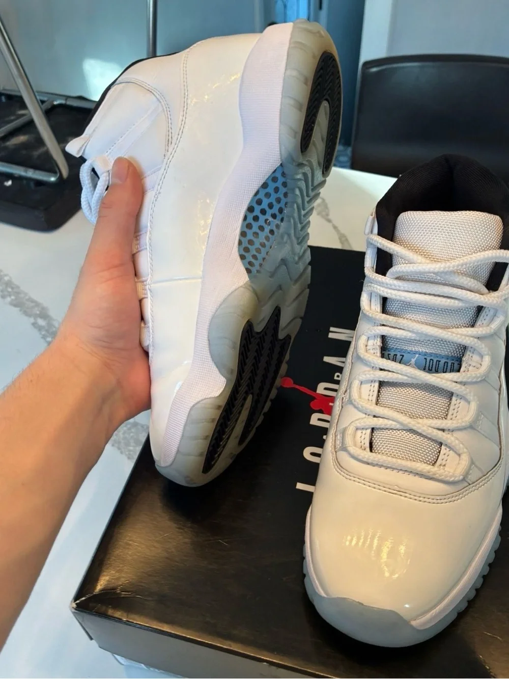 Jordan 11 Legend Blue Size 8.5